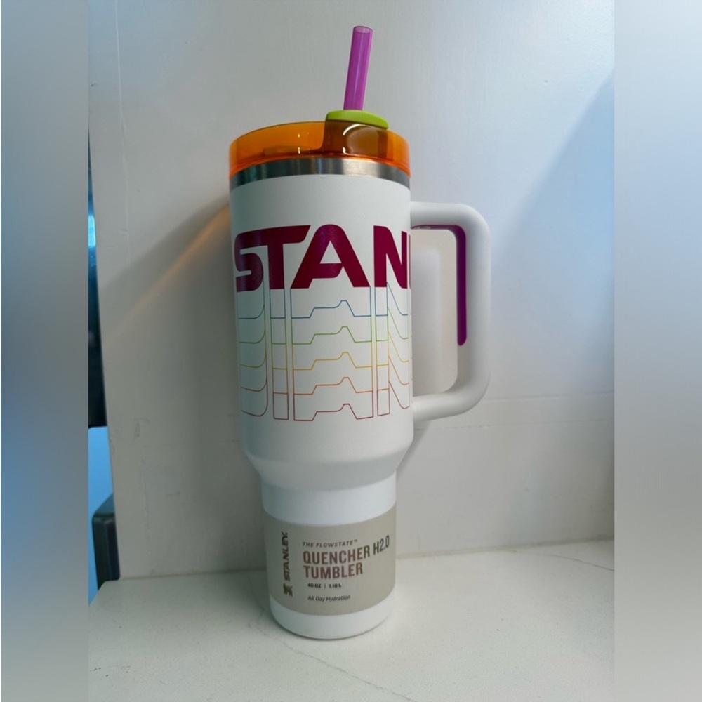 Stanley 40 Oz Tumblr. 💗🌴